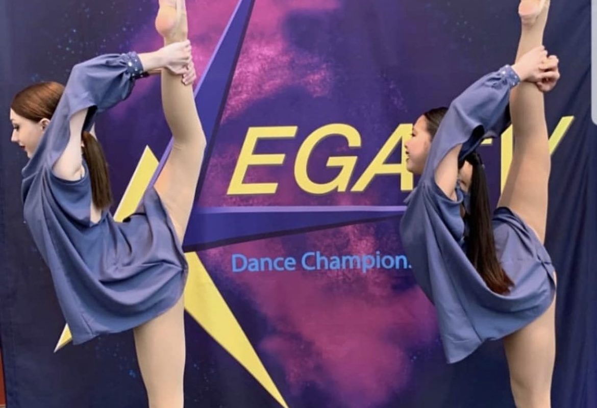 Teen dancers in technique class